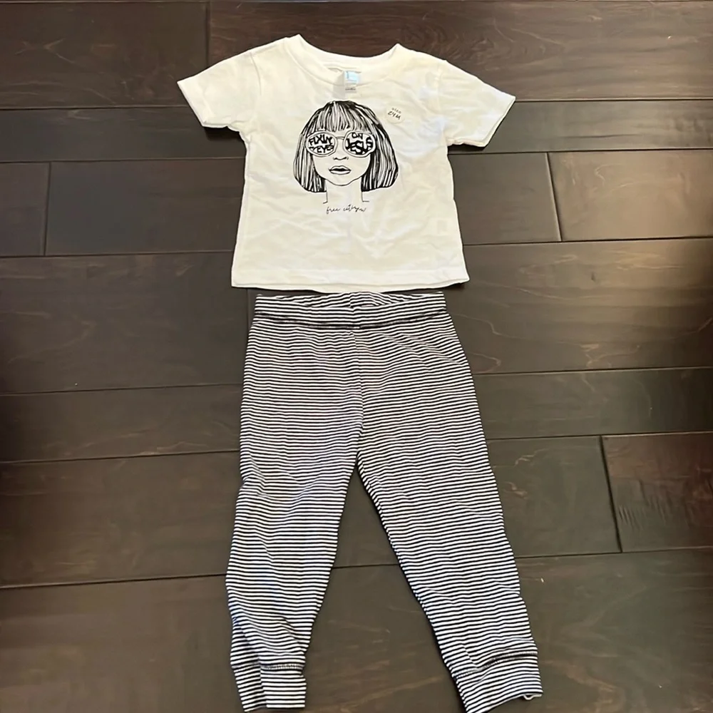 Carters 18 month set - Picture 1 of 5